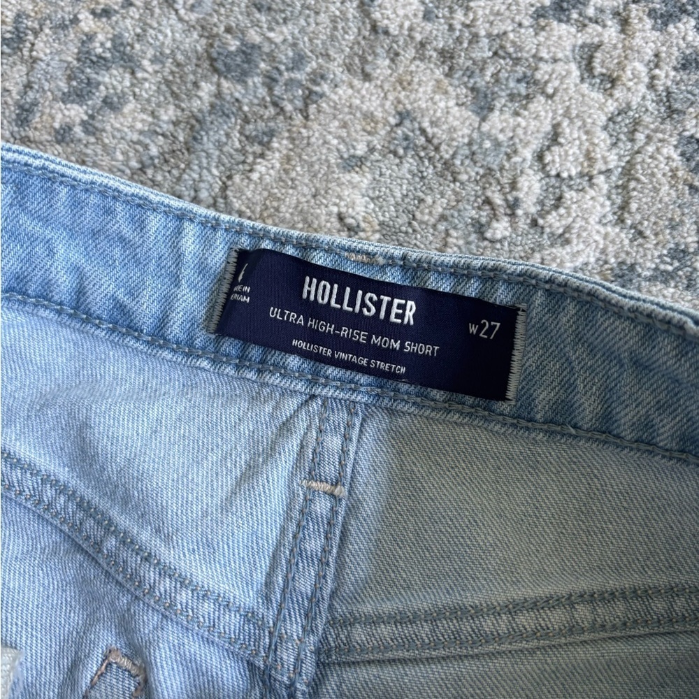 Hollister Ultra High-Rise Mom Jean Shorts - Picture 4 of 6